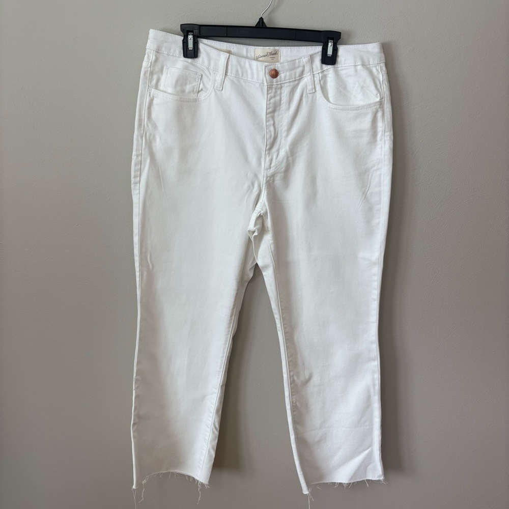 NWOT Universal Thread Ankle Bootcut Jean Raw Hem White